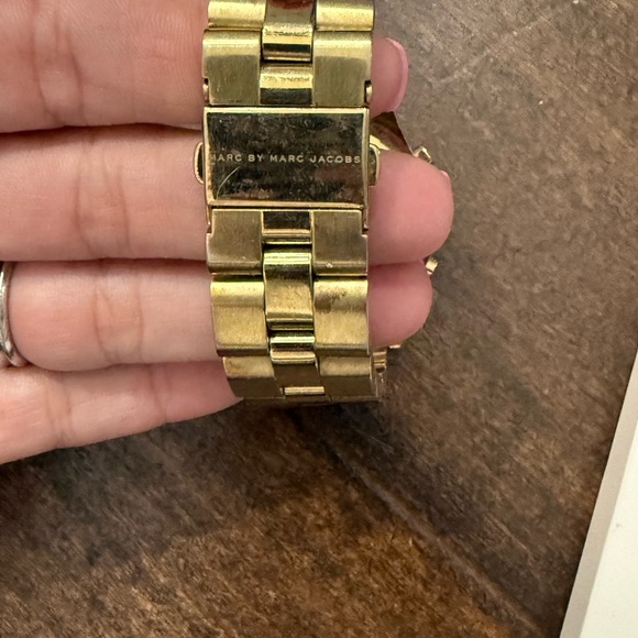 Marc By Marc Jacobs Gold Women's Watch - Picture 8 of 10